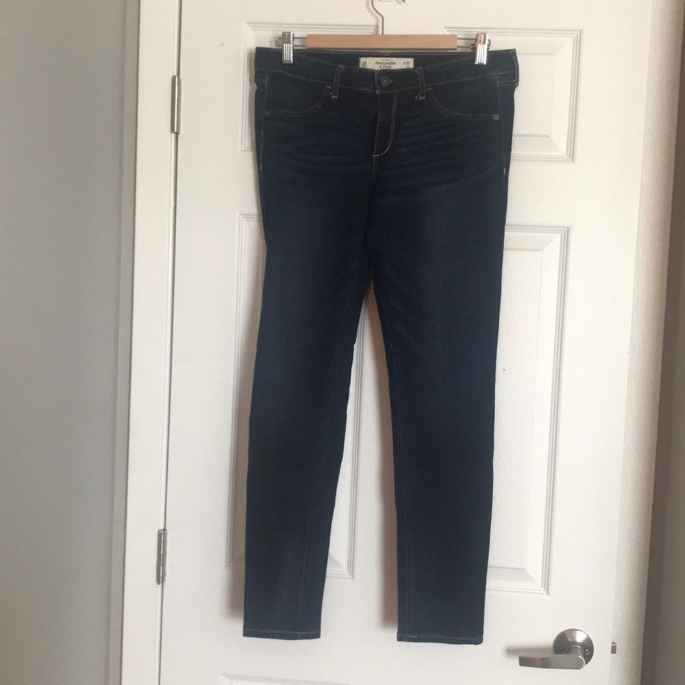 Dark skinny high rise jeans.